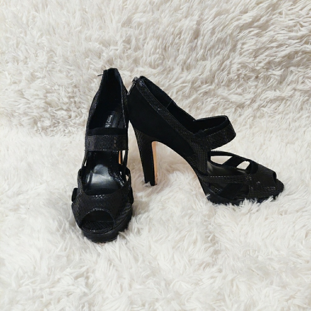 Women's White House Black Market Heels (Size: 7.5)